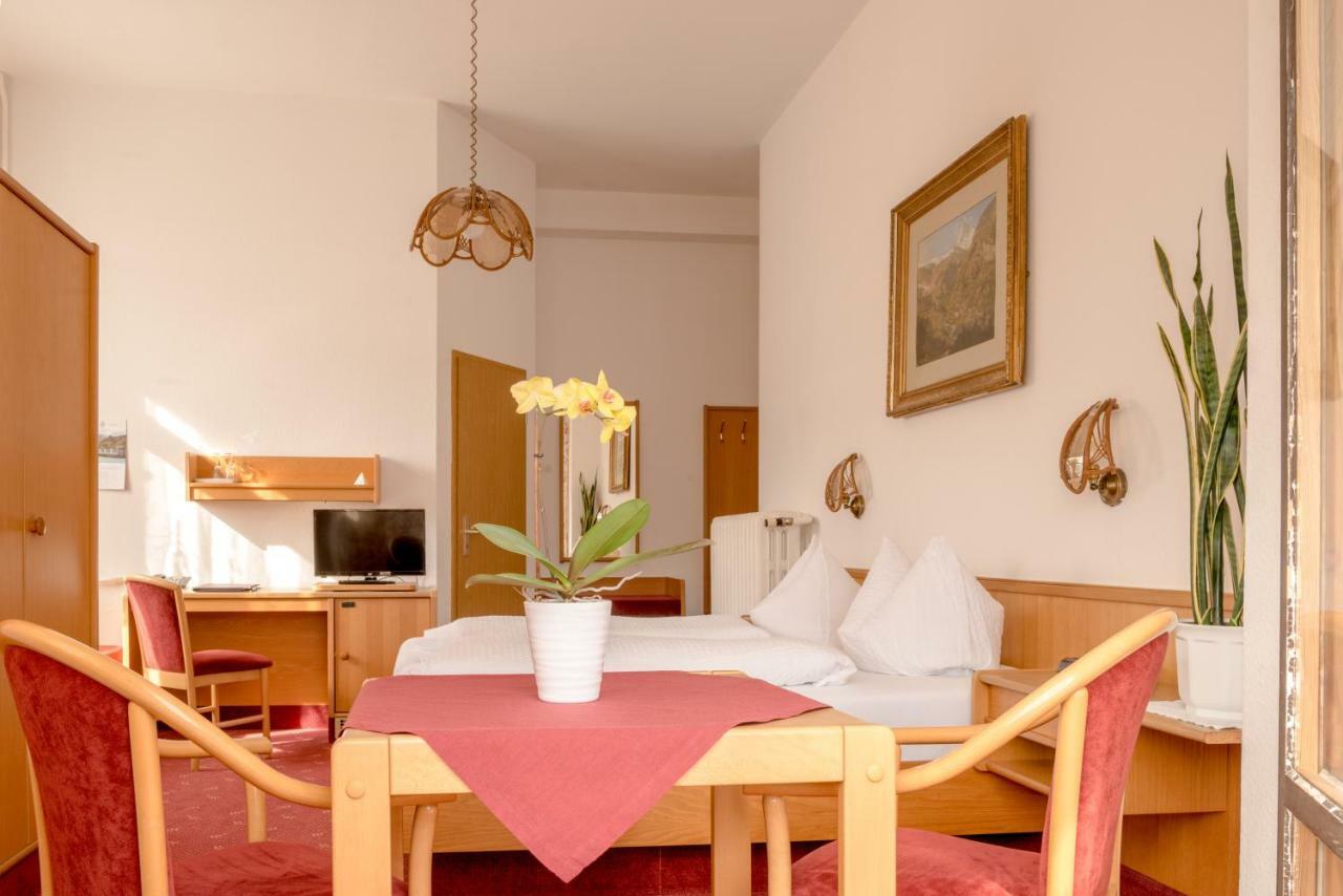Hotel-Pension Heimburg Бад-Эльстер Экстерьер фото