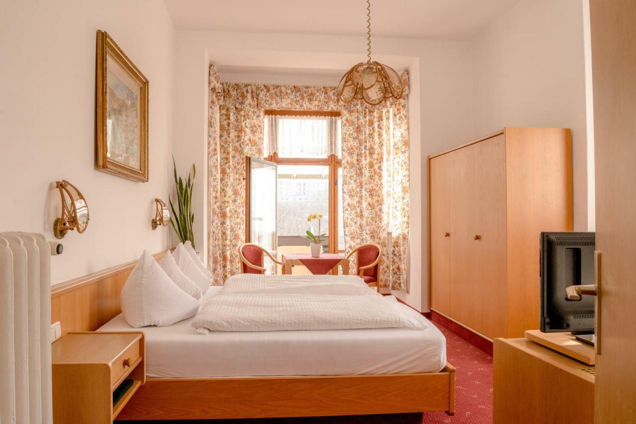 Hotel-Pension Heimburg Бад-Эльстер Экстерьер фото