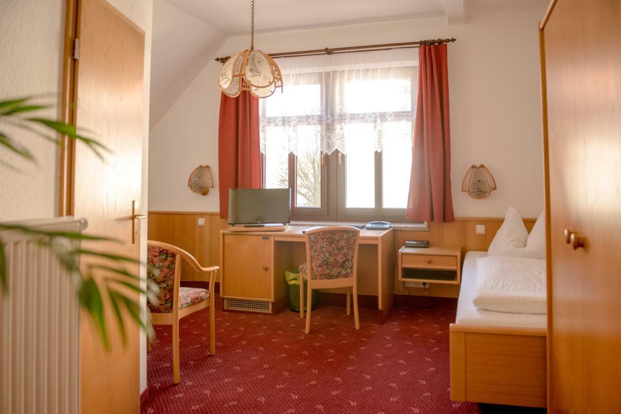 Hotel-Pension Heimburg Бад-Эльстер Экстерьер фото